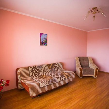 Like Home On Zaliznychna 9 Ивано-Франковск Экстерьер фото